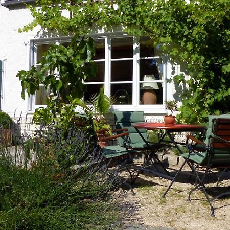 Bed And Breakfast Unter Den Linden Noerdlingen Exterior photo
