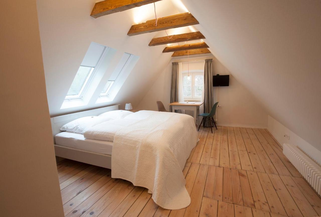 Bed And Breakfast Unter Den Linden Noerdlingen Exterior photo