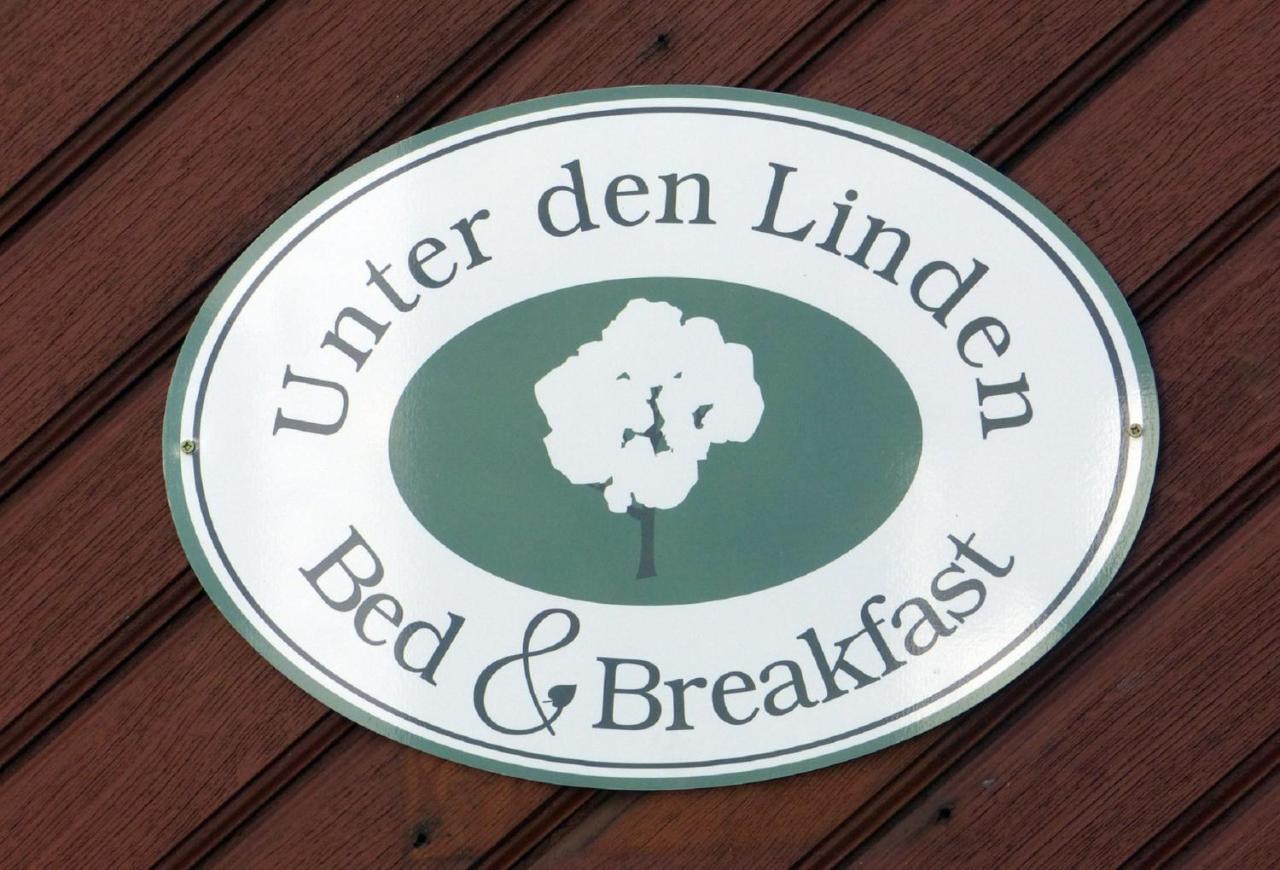 Bed And Breakfast Unter Den Linden Noerdlingen Exterior photo